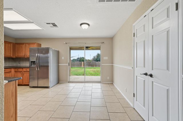 105 Paige BND, Hutto, TX 78634