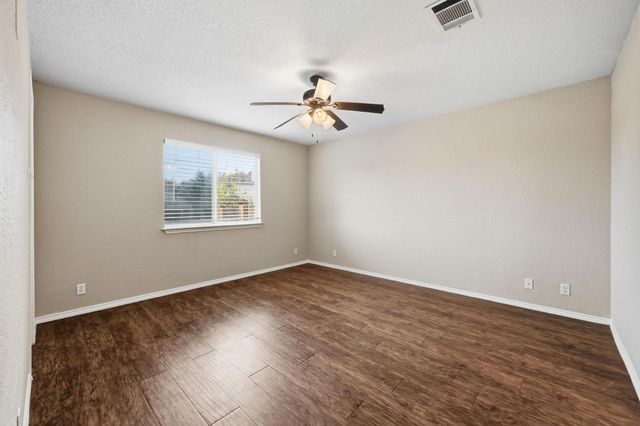 105 Paige BND, Hutto, TX 78634