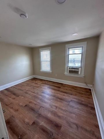 240 Chambers St, Phillipsburg Town, NJ 08865