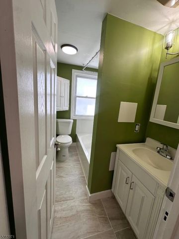 240 Chambers St, Phillipsburg Town, NJ 08865