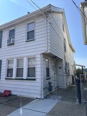240 Chambers St, Phillipsburg Town, NJ 08865