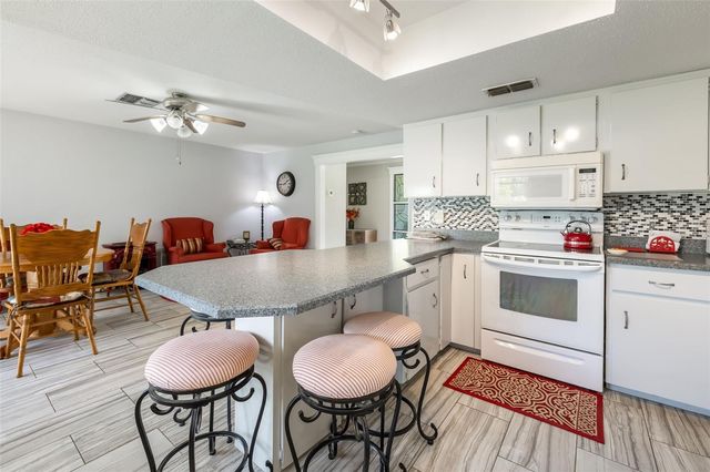 8 COURTNEY PLACE, Palm Coast, FL 32137