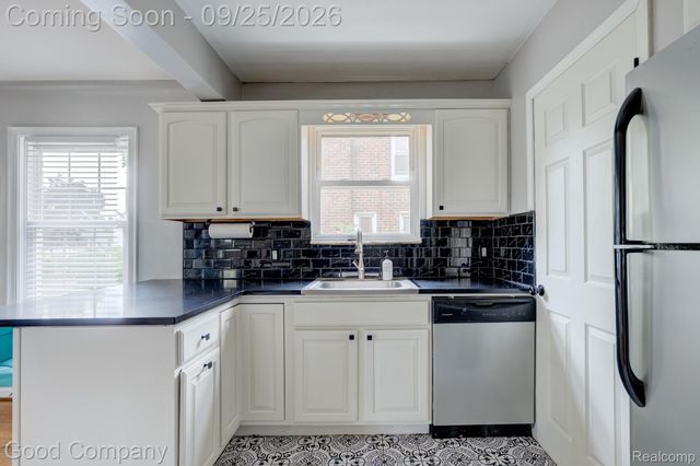 1417 Albany Street, Ferndale, MI 48220