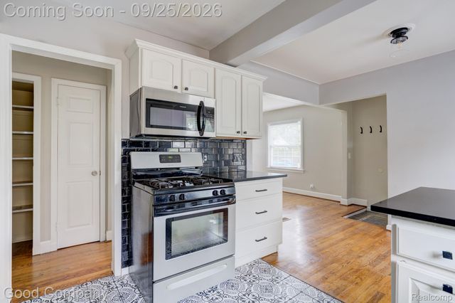 1417 Albany Street, Ferndale, MI 48220
