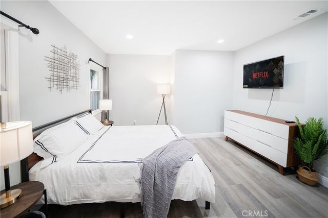 501 E Washington Avenue, Santa Ana, CA 92701