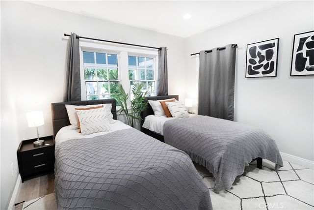 501 E Washington Avenue, Santa Ana, CA 92701