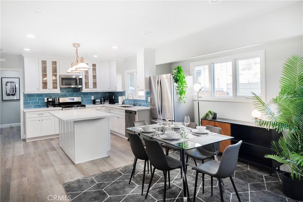 501 E Washington Avenue, Santa Ana, CA 92701