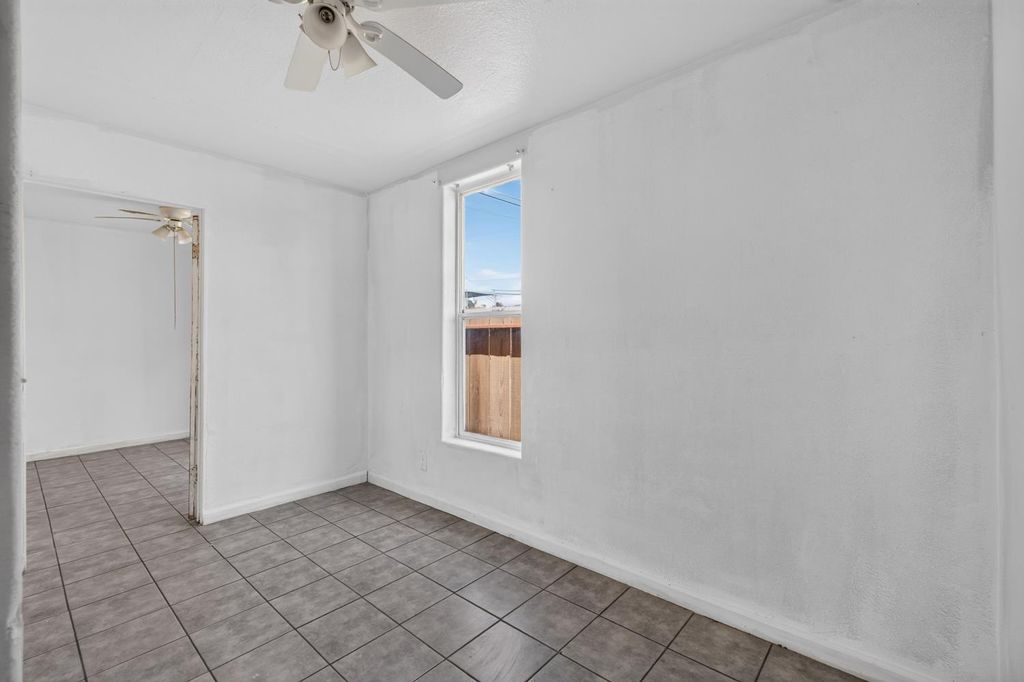 Image 13 of property listing at 718 Nebraska Avenue, Madera, CA 93638