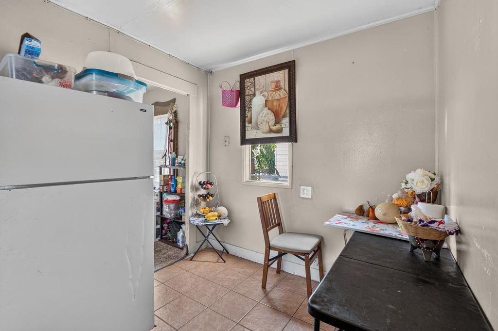 Image 8 of property listing at 718 Nebraska Avenue, Madera, CA 93638