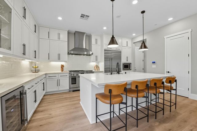 8567 Zinfandel Pkwy, Plymouth, CA 95669