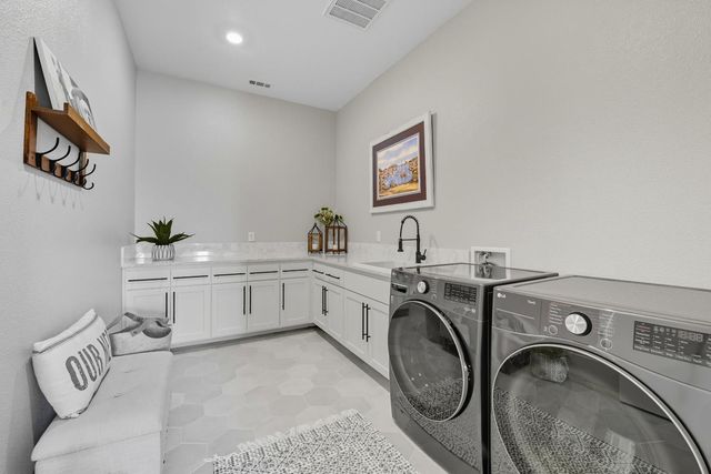 8567 Zinfandel Pkwy, Plymouth, CA 95669