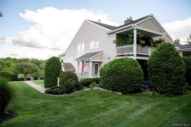 19 The Knolls, Warwick, NY 10990