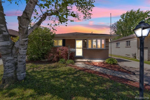 6499 Mayburn Street, Dearborn Heights, MI 48127