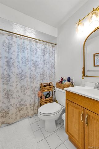 6499 Mayburn Street, Dearborn Heights, MI 48127