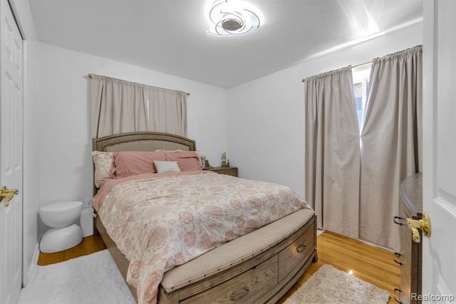 6499 Mayburn Street, Dearborn Heights, MI 48127