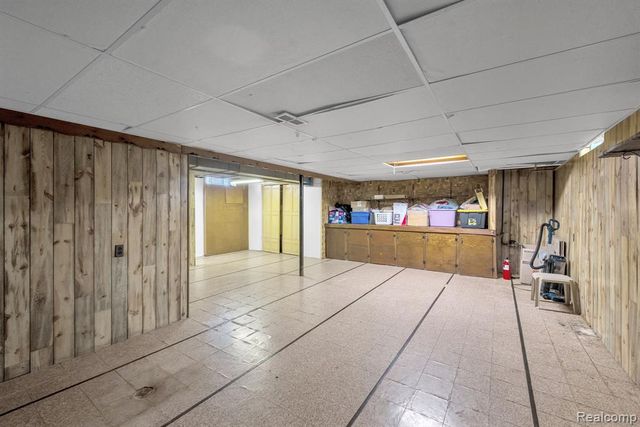 6499 Mayburn Street, Dearborn Heights, MI 48127