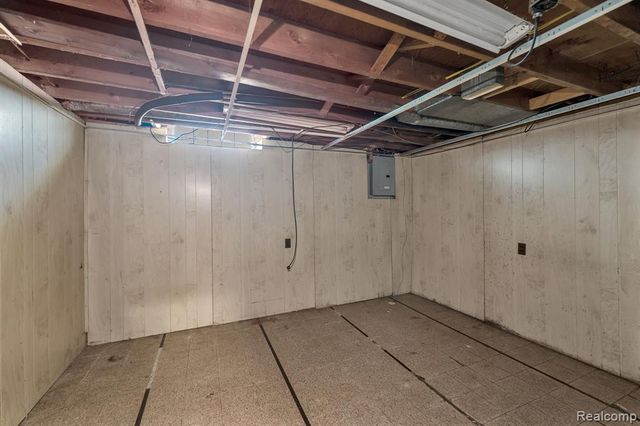 6499 Mayburn Street, Dearborn Heights, MI 48127