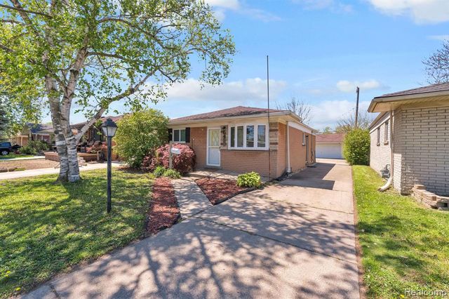 6499 Mayburn Street, Dearborn Heights, MI 48127