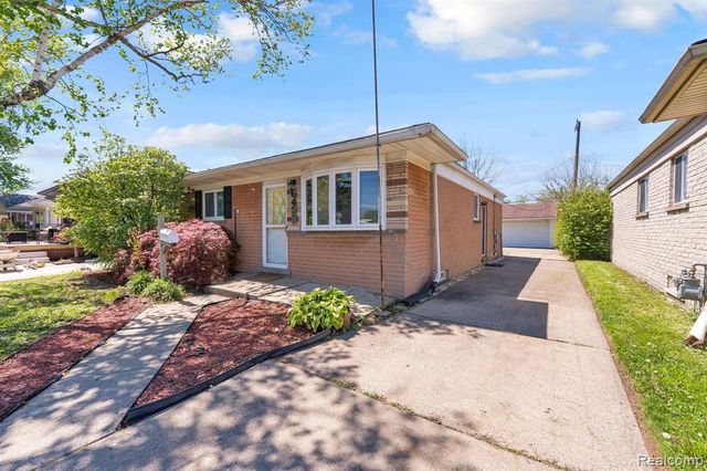 6499 Mayburn Street, Dearborn Heights, MI 48127