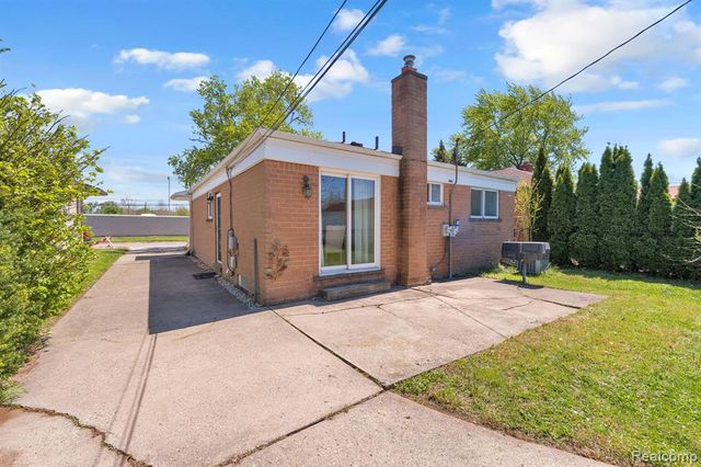 6499 Mayburn Street, Dearborn Heights, MI 48127