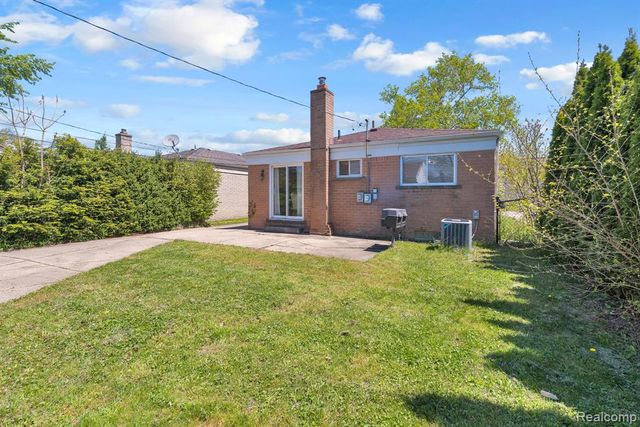6499 Mayburn Street, Dearborn Heights, MI 48127