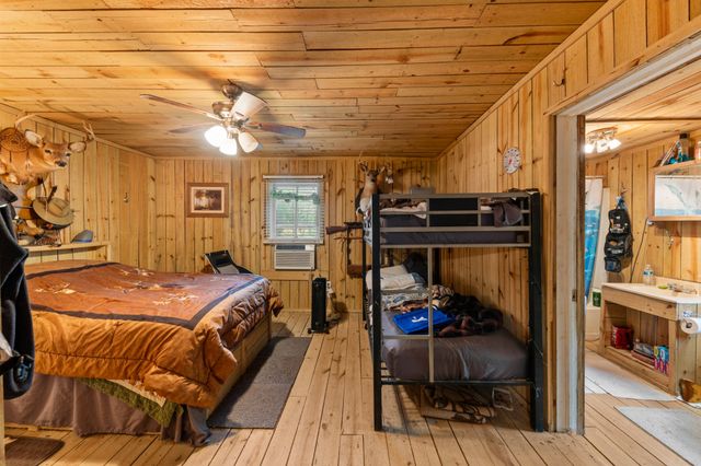 489 Old Jackson Hwy, Loretto, TN 38469