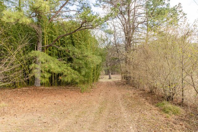 489 Old Jackson Hwy, Loretto, TN 38469