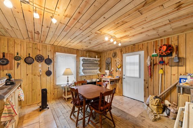 489 Old Jackson Hwy, Loretto, TN 38469