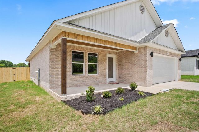 109 E florida Street, Beebe, AR 72012