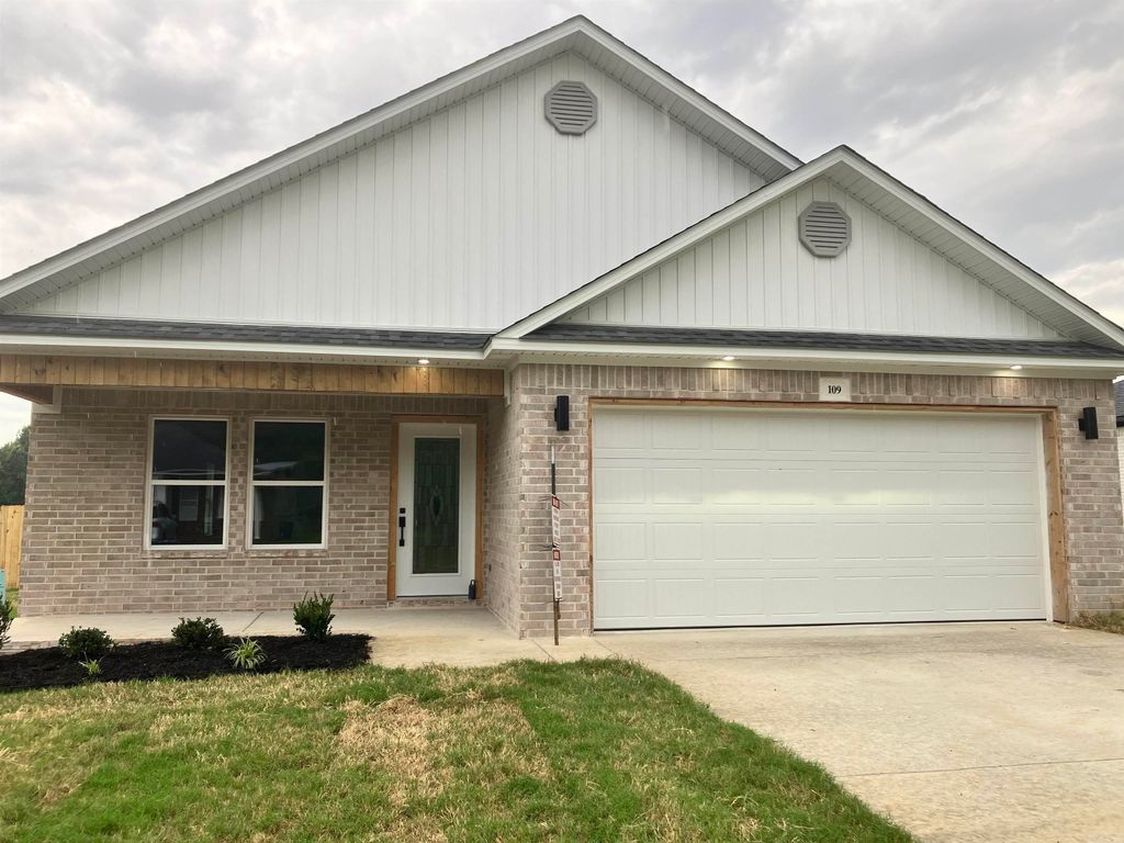 109 E florida Street, Beebe, AR 72012