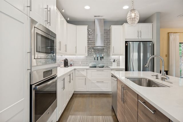 7043 Inwood Road, Dallas, TX 75209
