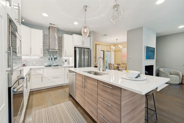7043 Inwood Road, Dallas, TX 75209