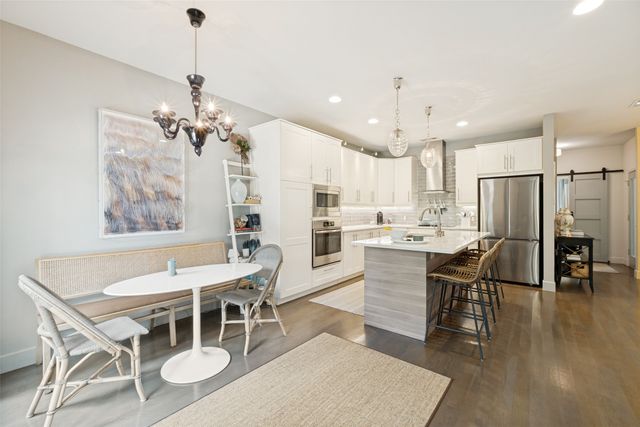 7043 Inwood Road, Dallas, TX 75209
