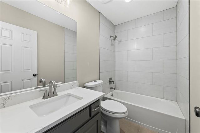 10118 Miller Lane, Kansas City, KS 66109