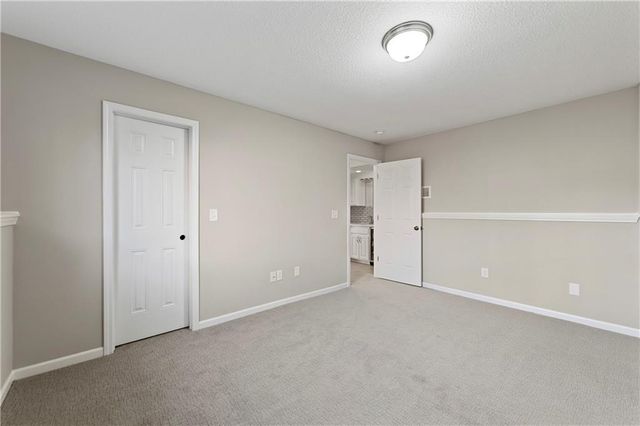 10118 Miller Lane, Kansas City, KS 66109