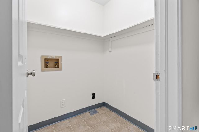 17 Ireland Drive, Coventry, CT 06238