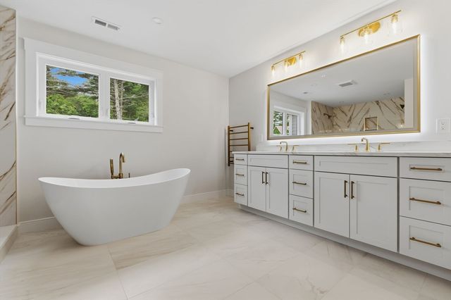 11 Betsy Lane, Rowley, MA 01969