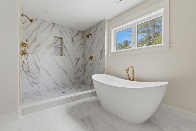 11 Betsy Lane, Rowley, MA 01969