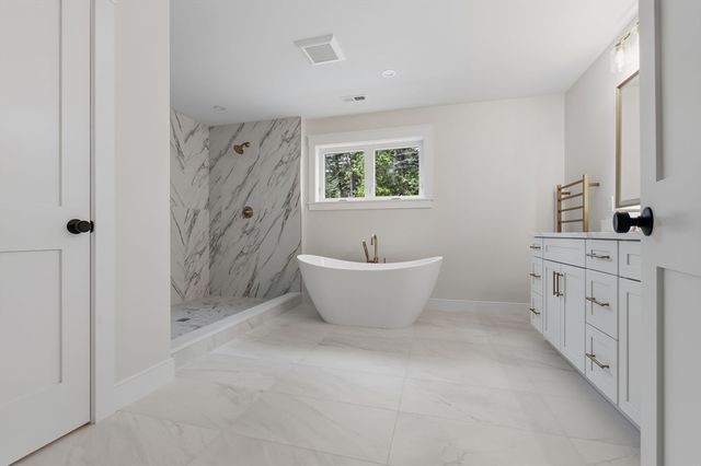 11 Betsy Lane, Rowley, MA 01969