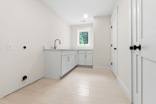 11 Betsy Lane, Rowley, MA 01969