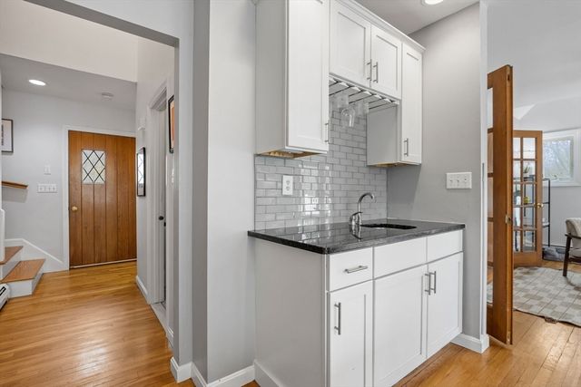 16 Ellisville Rd, Plymouth, MA 02360