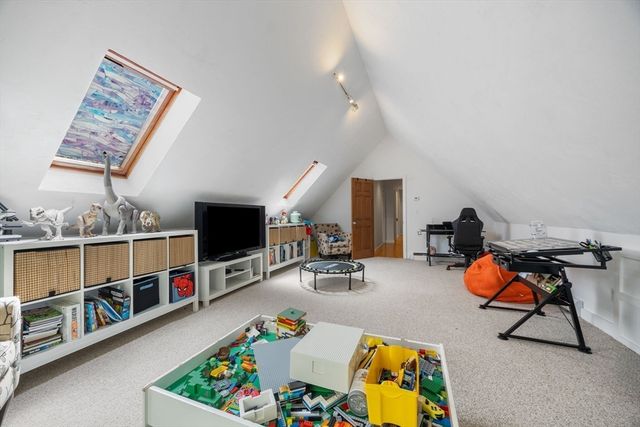16 Ellisville Rd, Plymouth, MA 02360