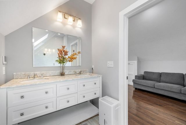 16 Ellisville Rd, Plymouth, MA 02360