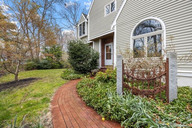 16 Ellisville Rd, Plymouth, MA 02360