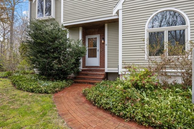 16 Ellisville Rd, Plymouth, MA 02360