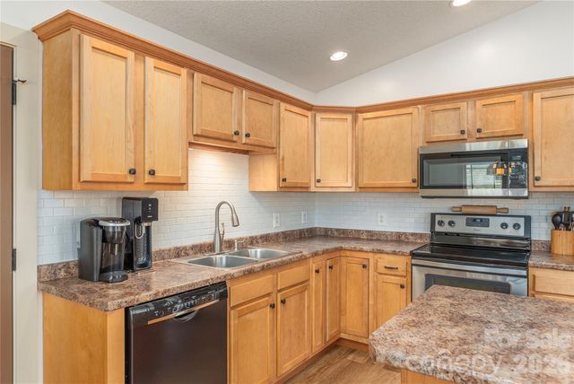 20 Golden Tree Lane, Asheville, NC 28806