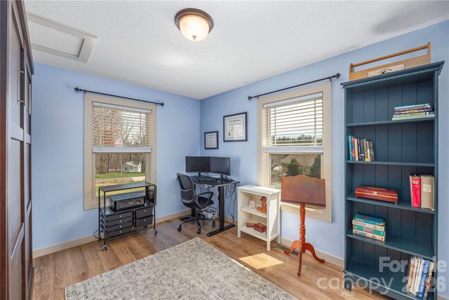 20 Golden Tree Lane, Asheville, NC 28806