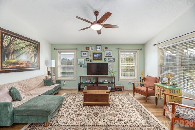 20 Golden Tree Lane, Asheville, NC 28806