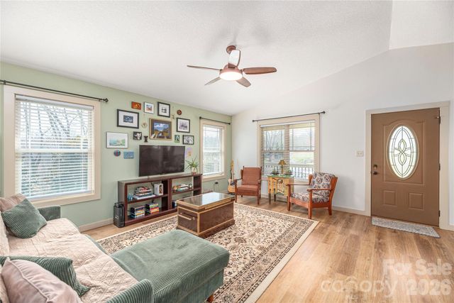 20 Golden Tree Lane, Asheville, NC 28806