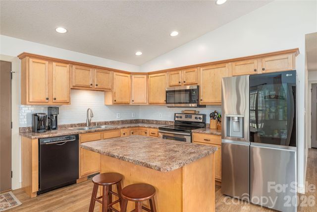 20 Golden Tree Lane, Asheville, NC 28806